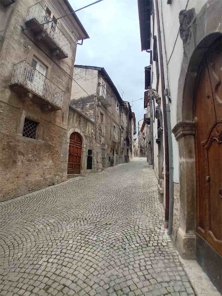 casa indipendente in vendita a Scanno