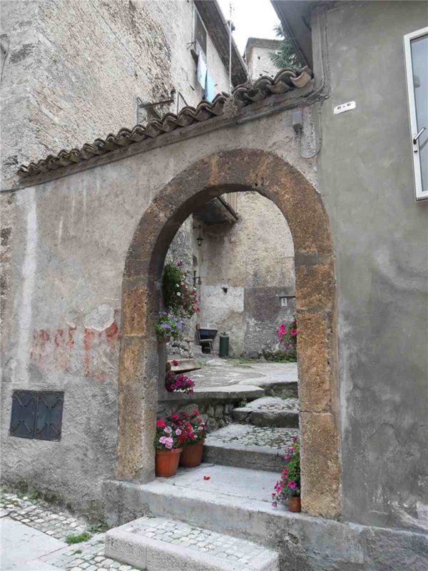 casa indipendente in vendita a Scanno