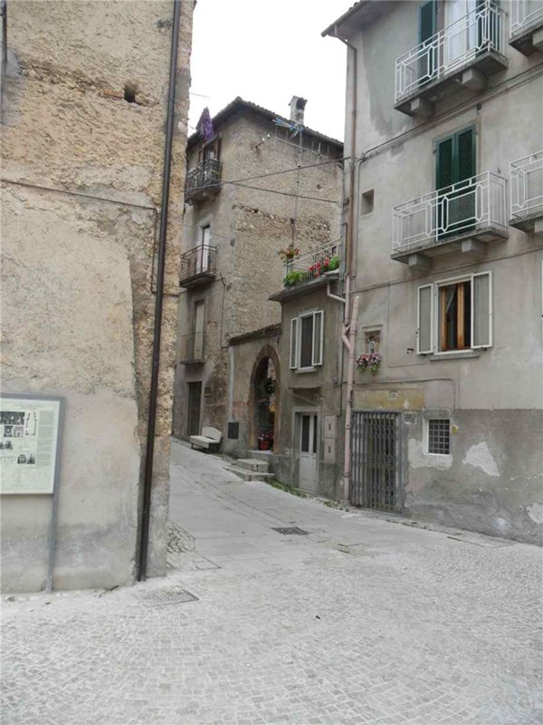 casa indipendente in vendita a Scanno