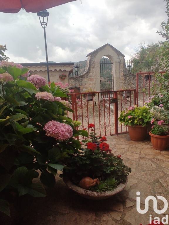 casa indipendente in vendita a Scontrone