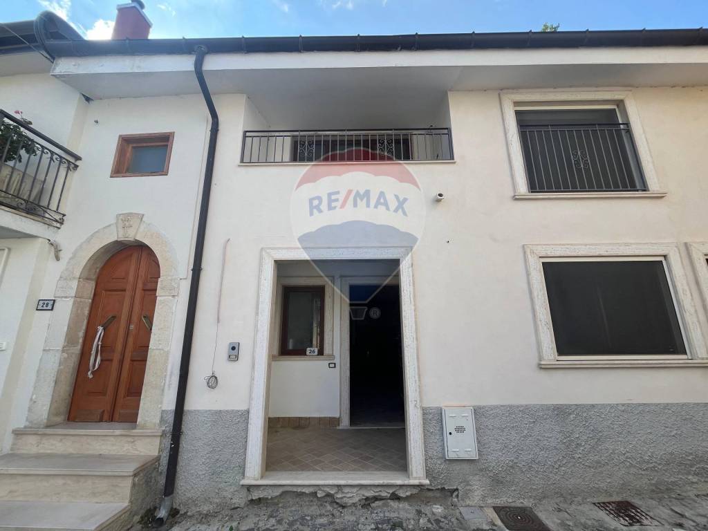 casa indipendente in vendita a Scontrone in zona Villa Scontrone