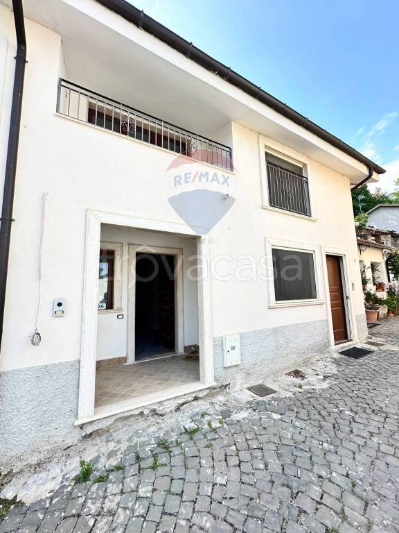 casa indipendente in vendita a Scontrone in zona Villa Scontrone