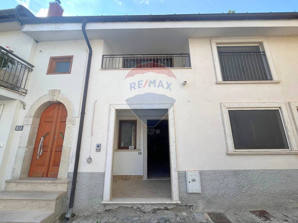 casa indipendente in vendita a Scontrone in zona Villa Scontrone