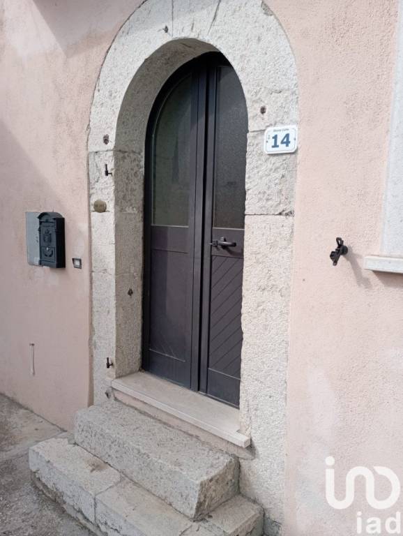 casa indipendente in vendita a Scontrone