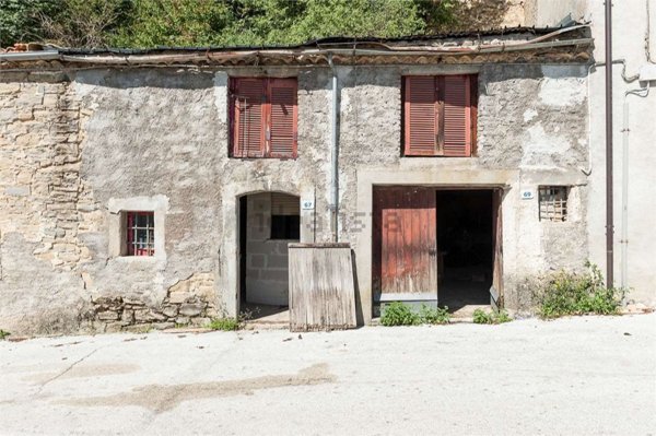 casa indipendente in vendita a Scontrone in zona Villa Scontrone