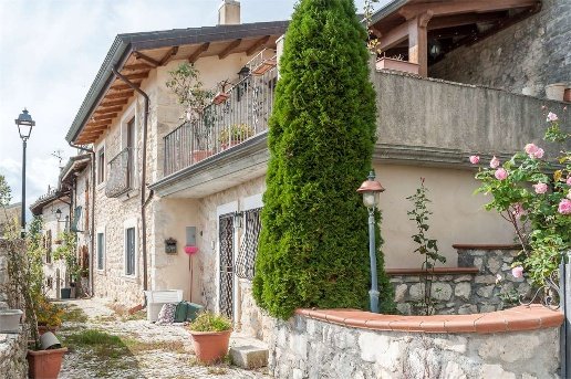 casa indipendente in vendita a Scontrone