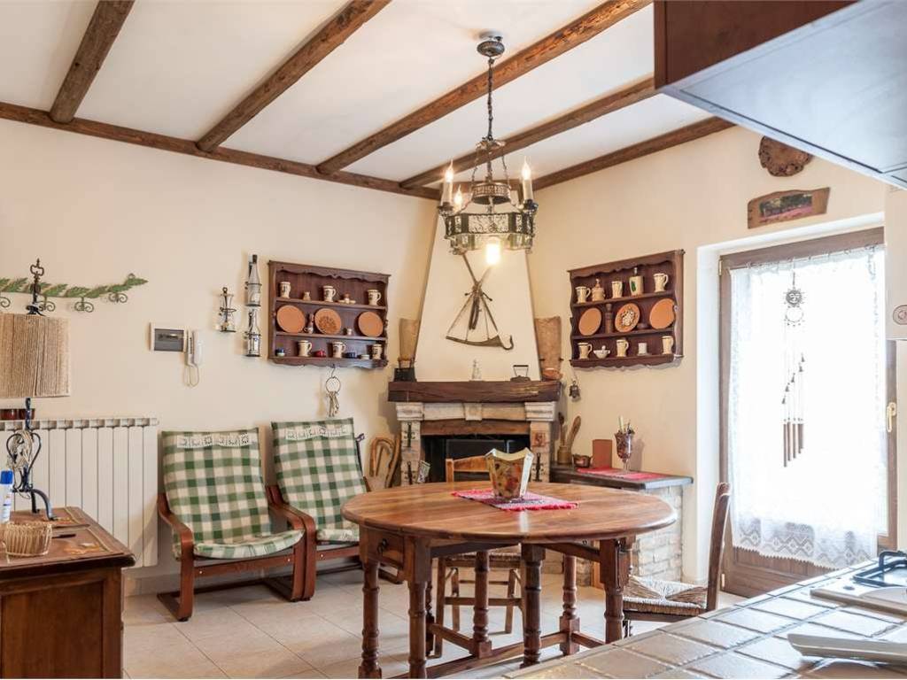 appartamento in vendita a Scontrone in zona Villa Scontrone