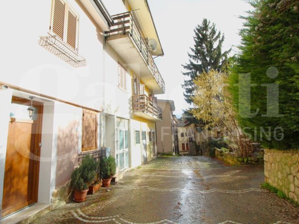 appartamento in vendita a Scontrone in zona Villa Scontrone