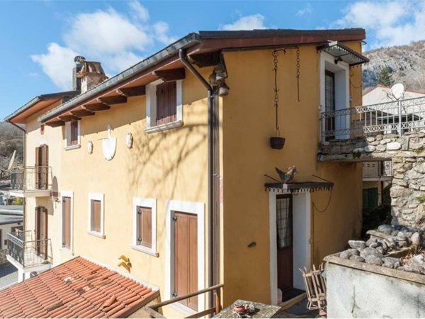 appartamento in vendita a Scontrone in zona Villa Scontrone