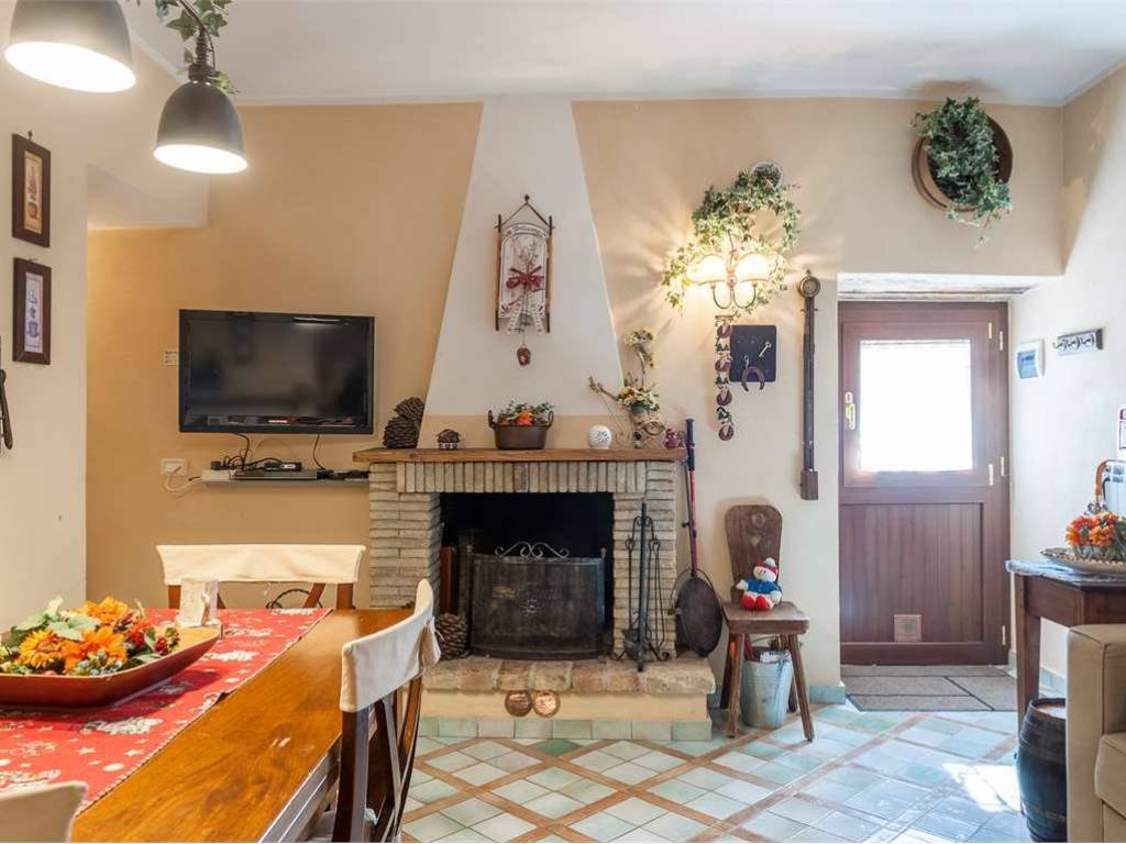 appartamento in vendita a Scontrone in zona Villa Scontrone