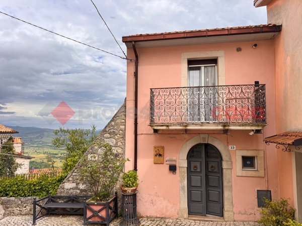 casa indipendente in vendita a Scontrone