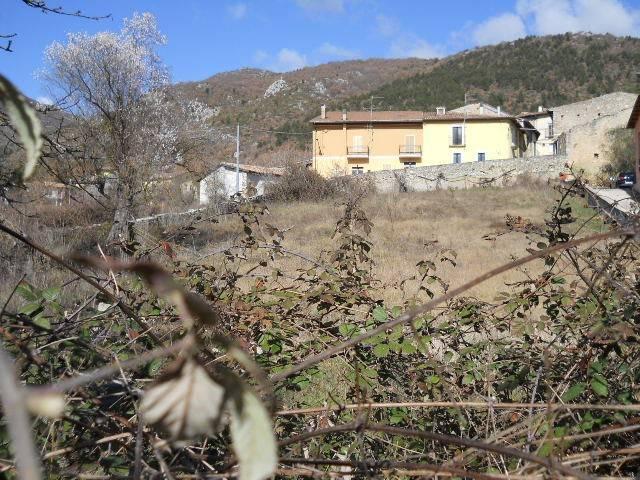 terreno edificabile in vendita a Scoppito