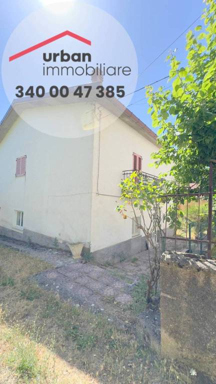 casa indipendente in vendita a Scoppito in zona Vigliano