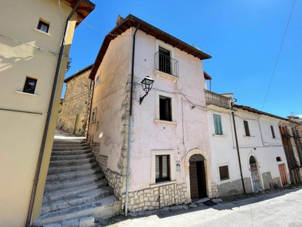 intera palazzina in vendita a Scoppito