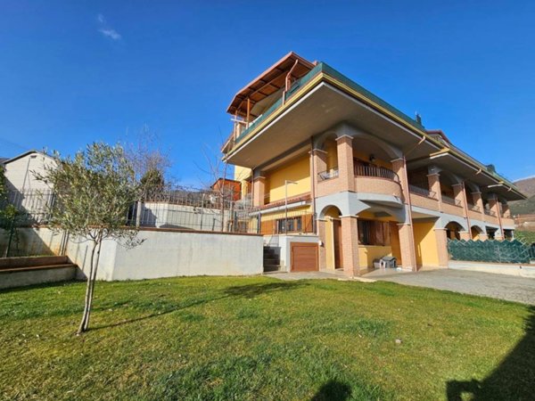 casa indipendente in vendita a Scoppito