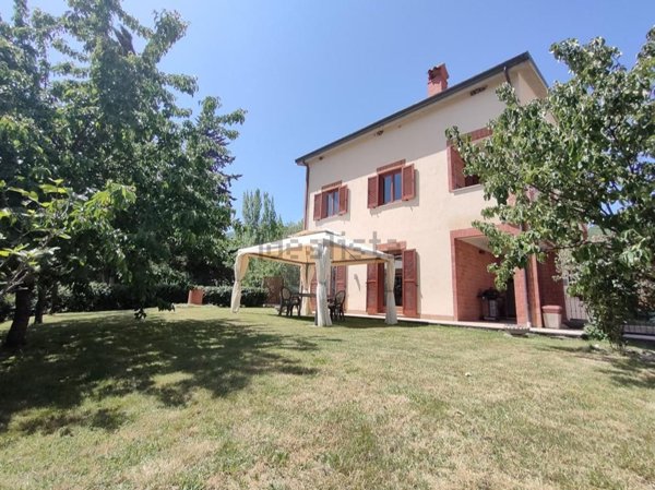 casa indipendente in vendita a Scoppito