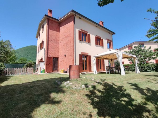 casa indipendente in vendita a Scoppito