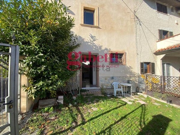 appartamento in vendita a Scoppito in zona Vallinsù