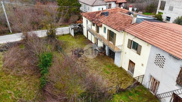 appartamento in vendita a Scoppito in zona Madonna della Strada
