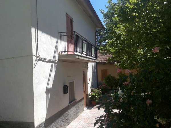 casa indipendente in vendita a Scoppito in zona Vigliano