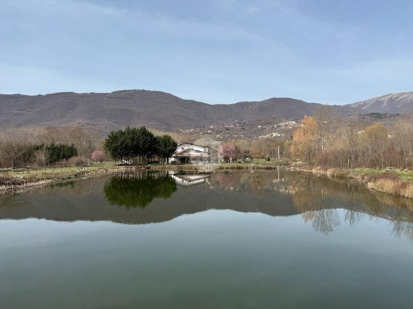 negozio in vendita a Scoppito