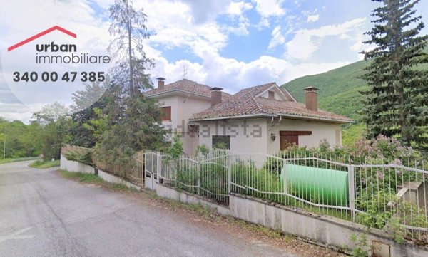 casa indipendente in vendita a Scoppito