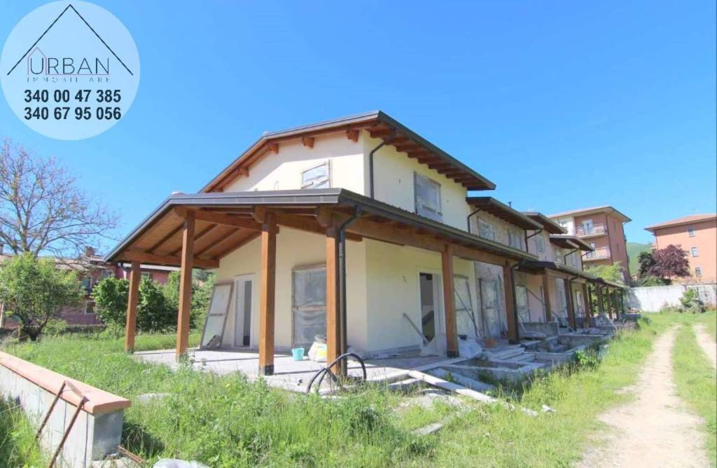 casa indipendente in vendita a Scoppito in zona Madonna della Strada