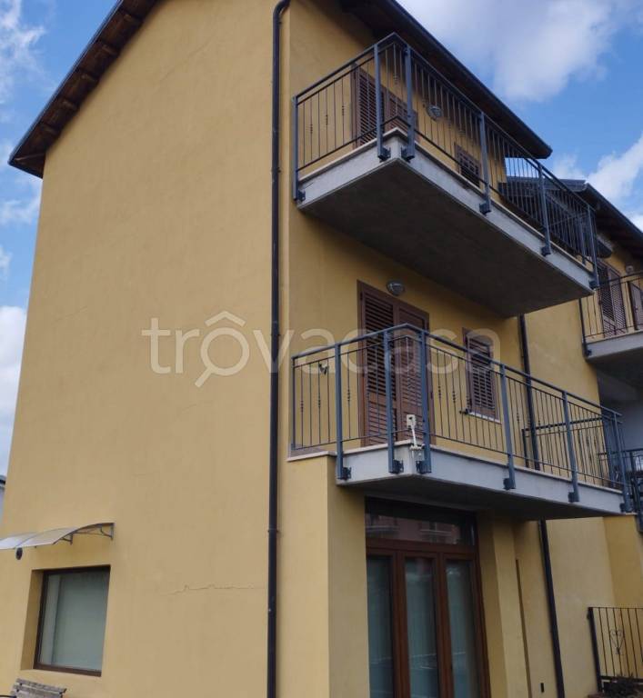 casa indipendente in vendita a Scoppito in zona Civitatomassa