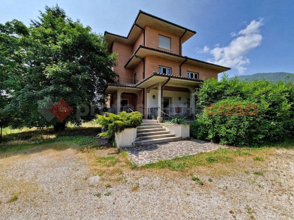 appartamento in vendita a Scoppito in zona Madonna della Strada