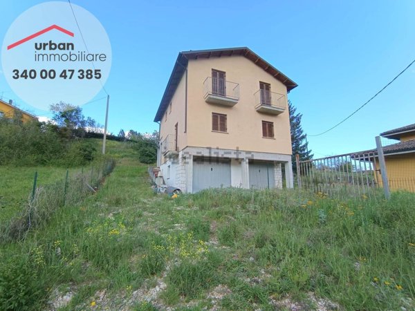 casa indipendente in vendita a Scoppito