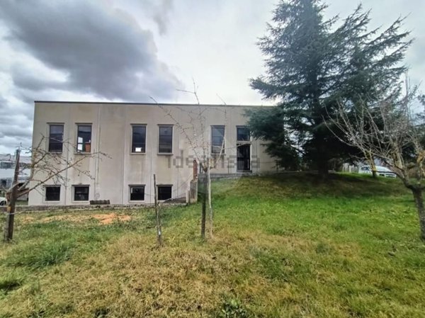 capannone in vendita a Scoppito