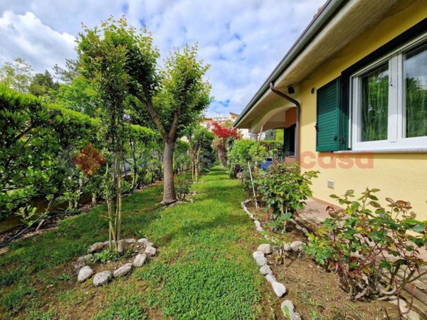 casa indipendente in vendita a Scoppito