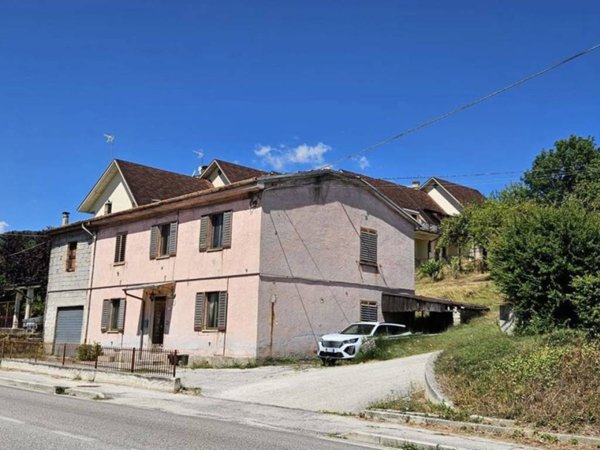 casa indipendente in vendita a Scoppito in zona Civitatomassa