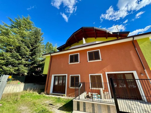 casa indipendente in vendita a Scoppito in zona Santa Dorotea