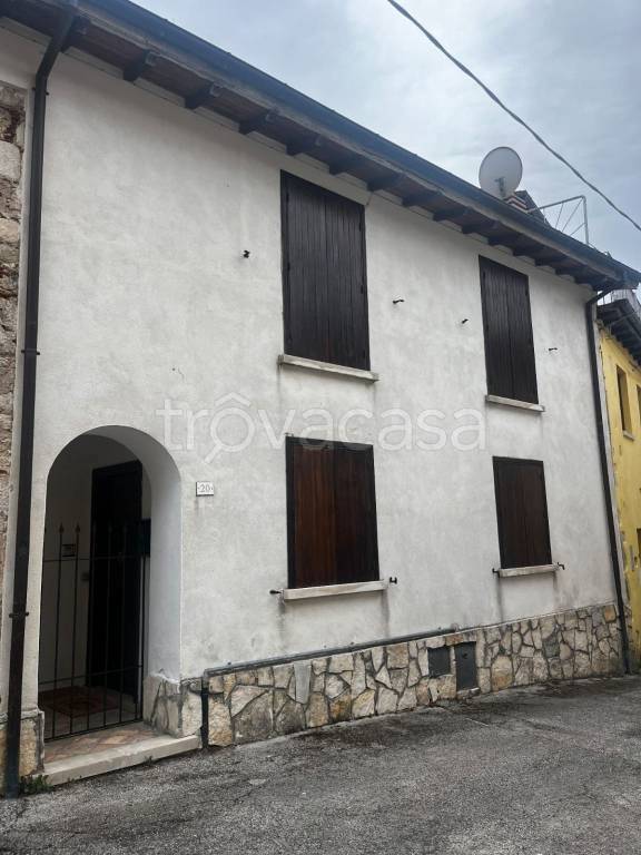 casa indipendente in vendita a Scoppito