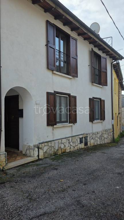 casa indipendente in vendita a Scoppito