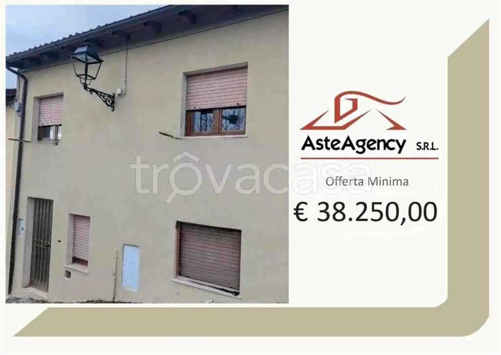 casa indipendente in vendita a Scoppito