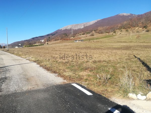 terreno edificabile in vendita a Scoppito in zona Sella di Corno