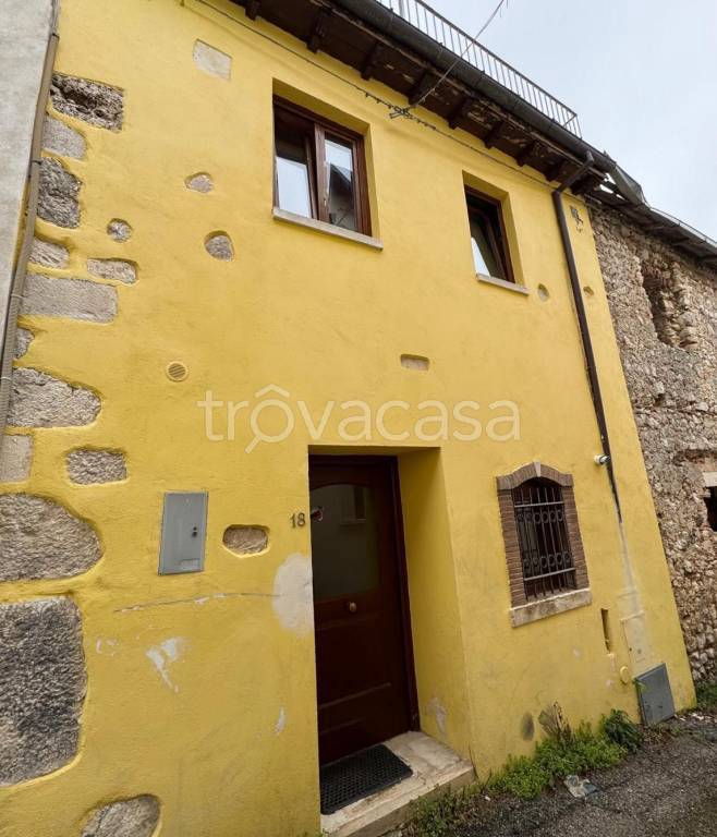 casa indipendente in vendita a Scoppito in zona Santa Dorotea