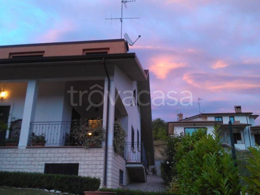 casa indipendente in vendita a Scoppito in zona Santa Maria