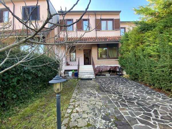 appartamento in vendita a Scoppito in zona Santa Dorotea