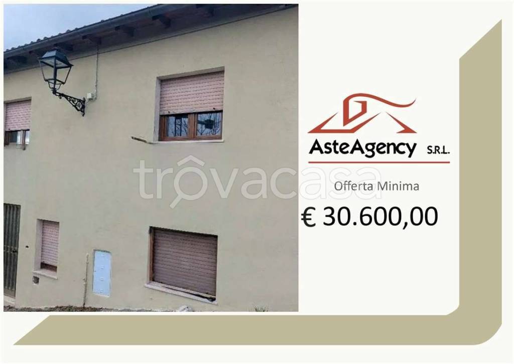 casa indipendente in vendita a Scoppito