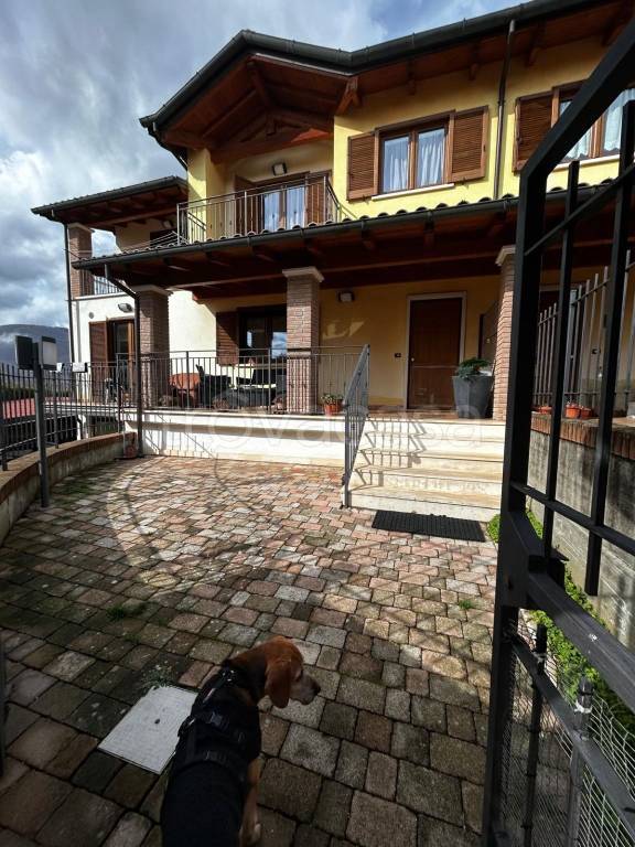 casa indipendente in vendita a Scoppito in zona Santa Maria