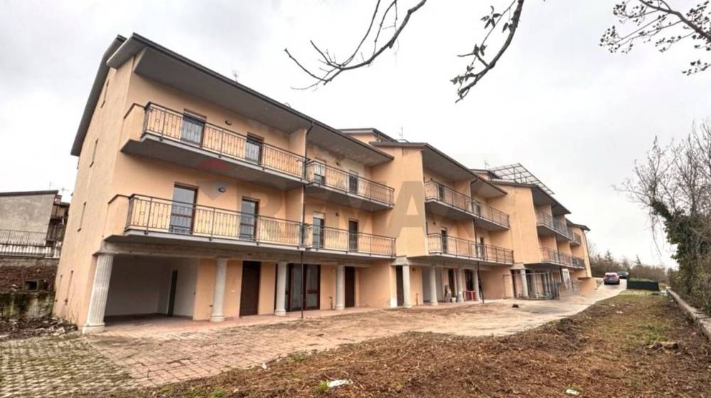 casa indipendente in vendita a Scoppito