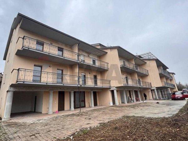 casa indipendente in vendita a Scoppito