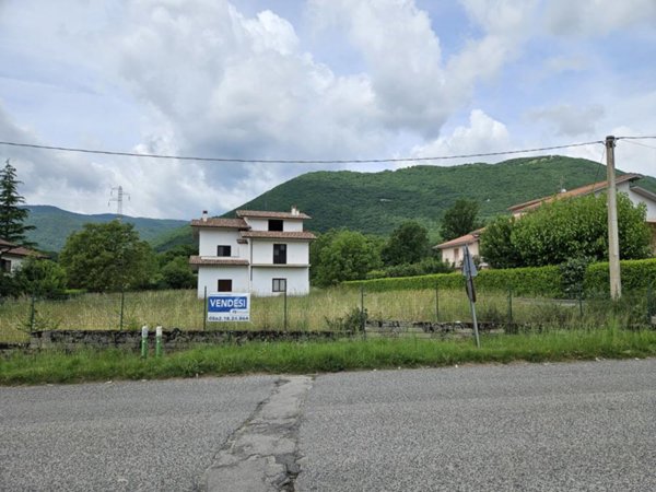 casa indipendente in vendita a Scoppito in zona Madonna della Strada