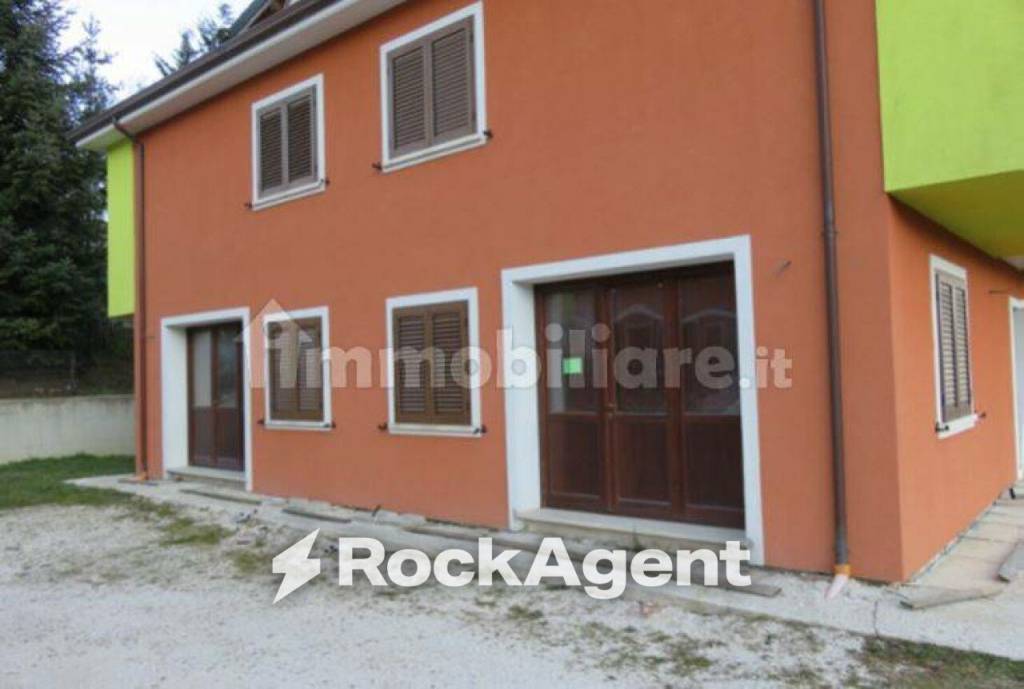casa indipendente in vendita a Scoppito in zona Santa Dorotea