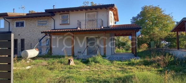 casa indipendente in vendita a Scoppito in zona Madonna della Strada