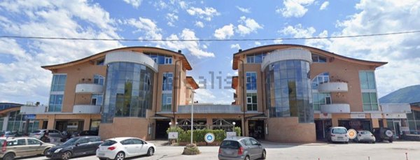 negozio in vendita a Scoppito in zona Casale