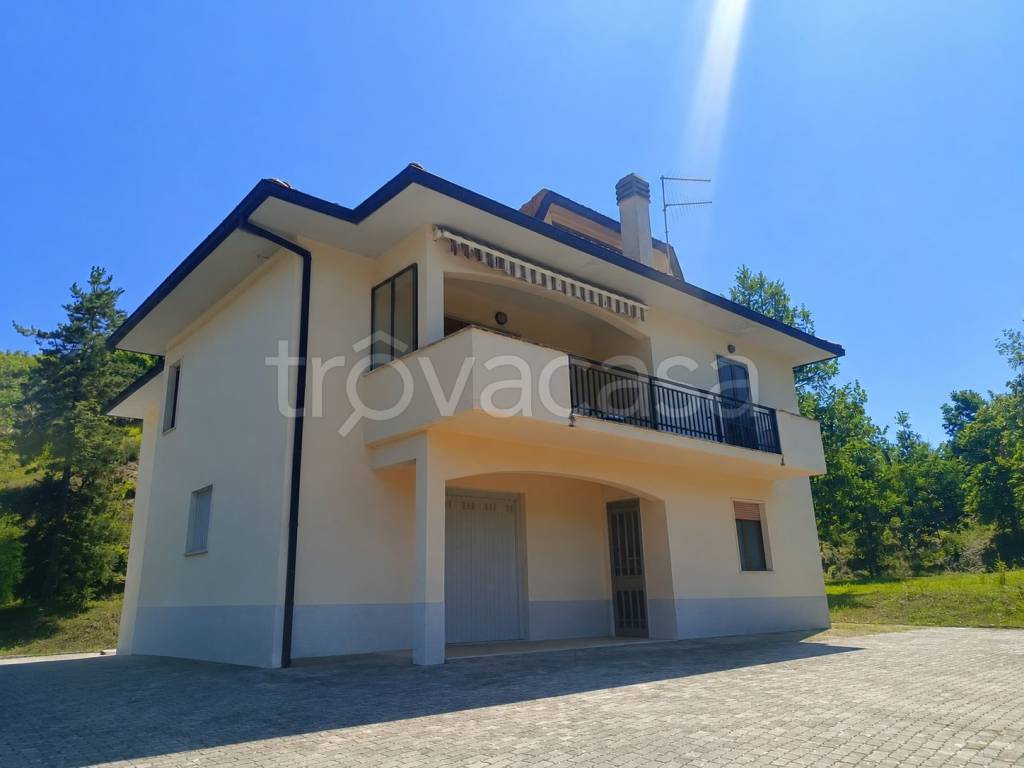 casa indipendente in vendita a Scoppito in zona Santa Maria